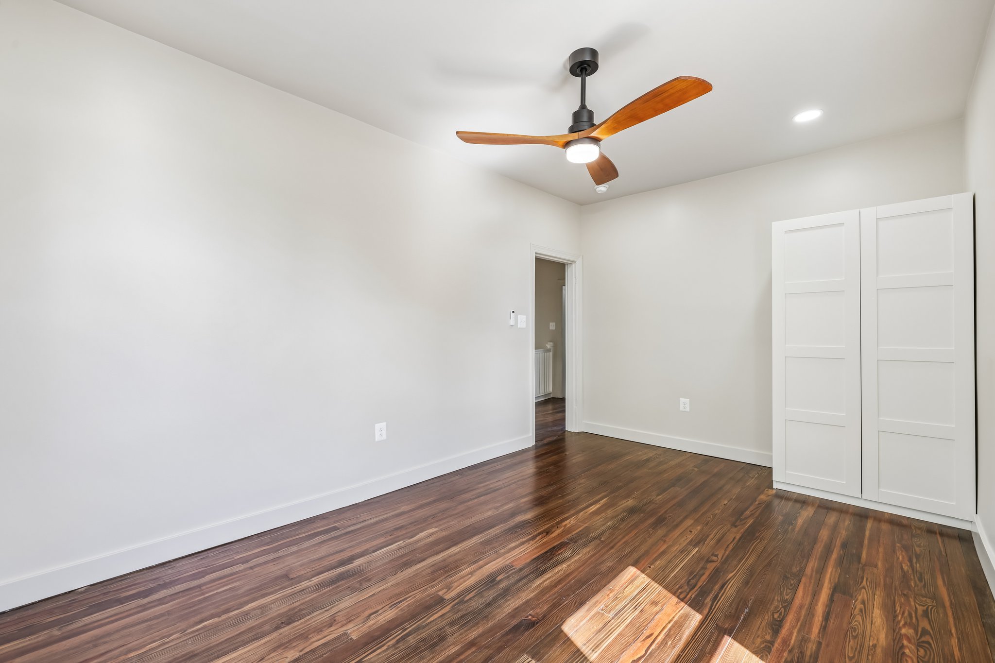 E 36th St-S3107-024.jpg