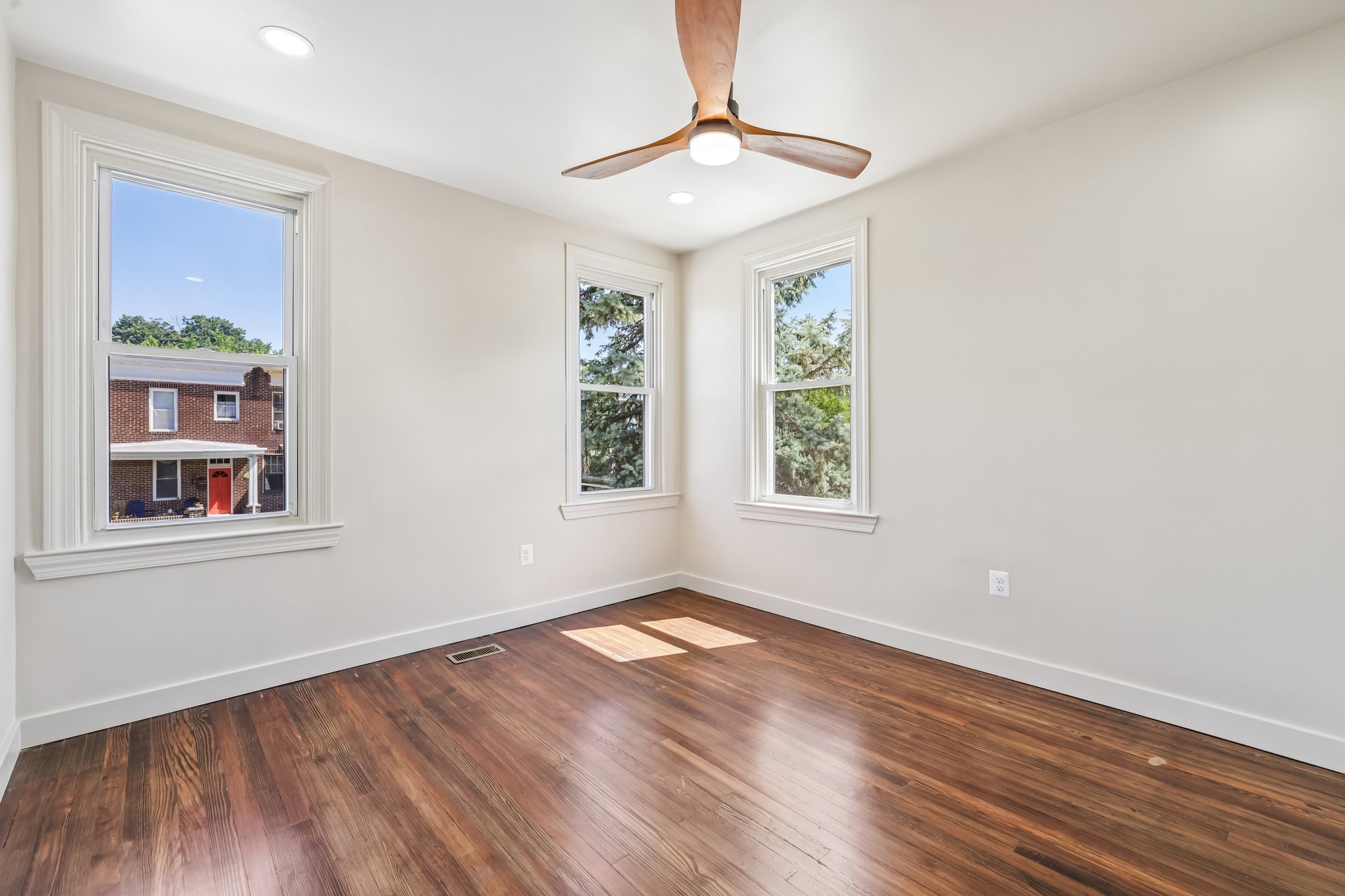 E 36th St-S3107-025.jpg