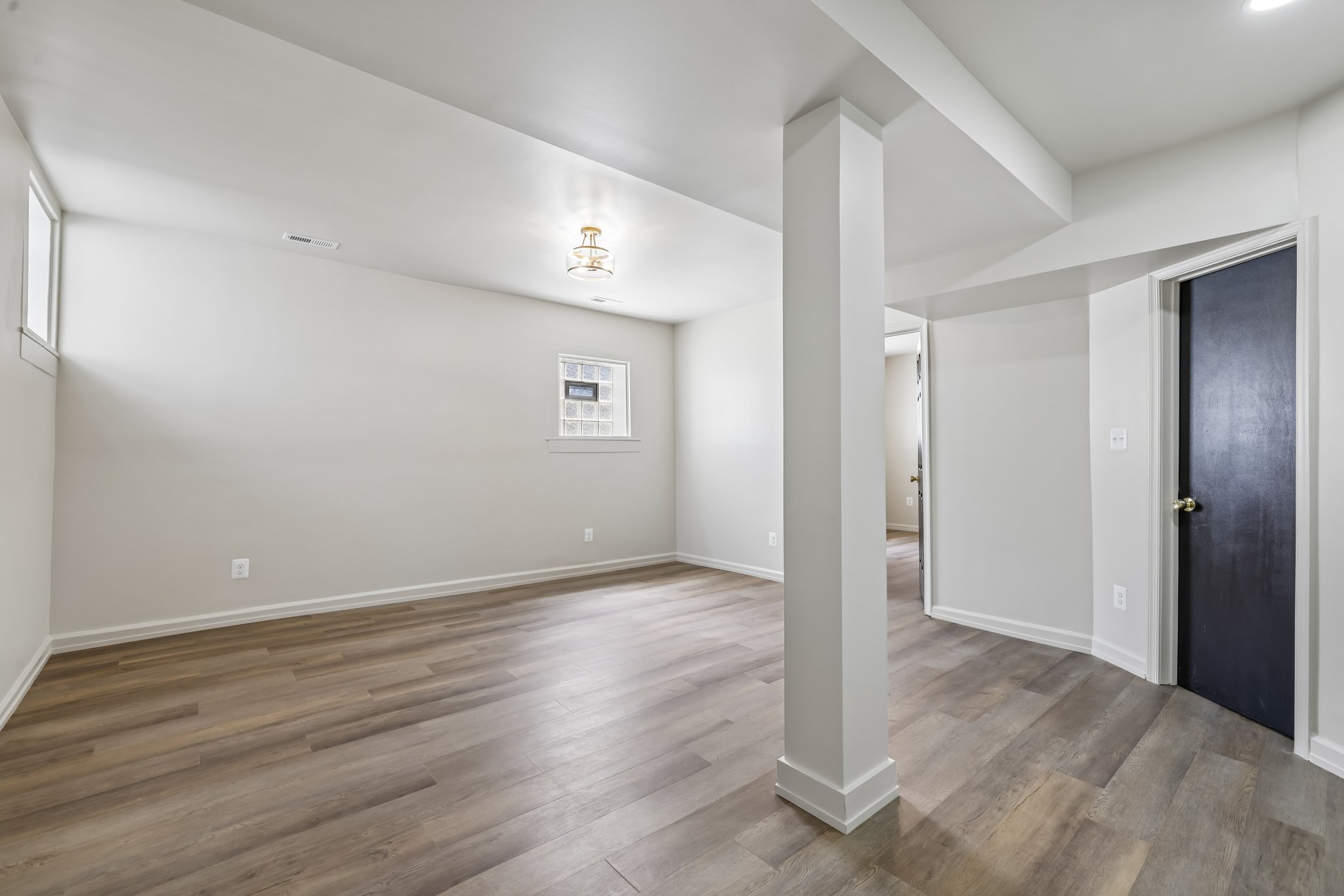 E 36th St-S3107-030.jpg
