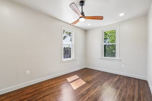 E 36th St-S3107-023.jpg