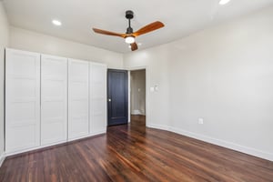 E 36th St-S3107-026.jpg