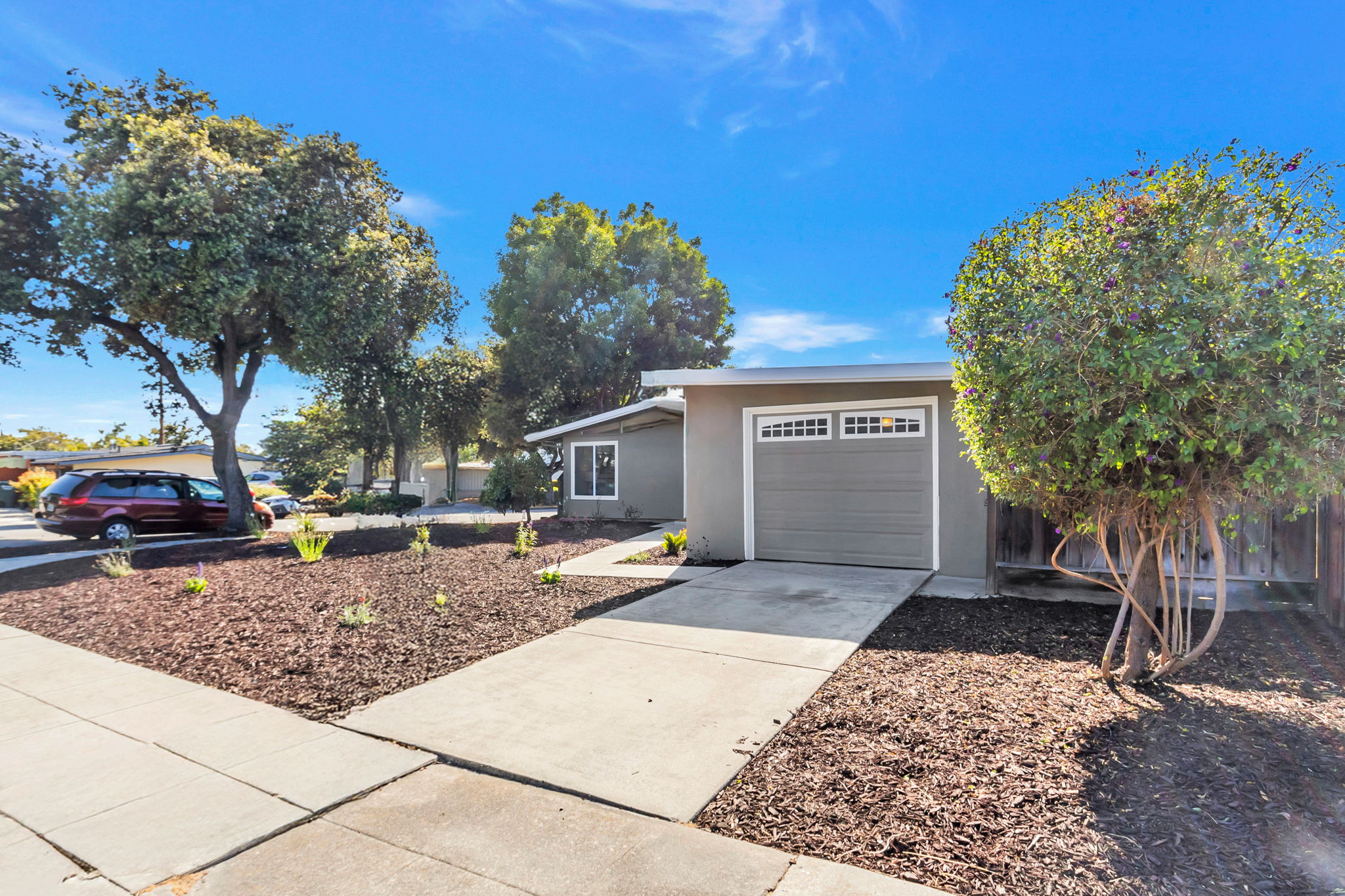 002_761 Lakeknoll Dr_