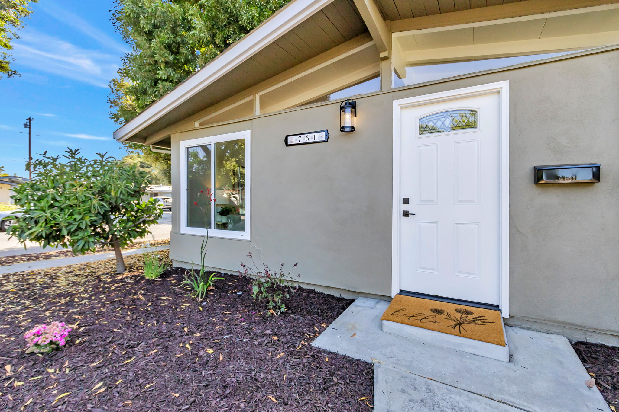 005_761 Lakeknoll Dr_