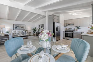 017_761 Lakeknoll Dr_