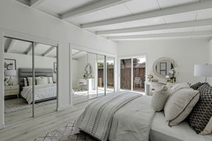019_761 Lakeknoll Dr_