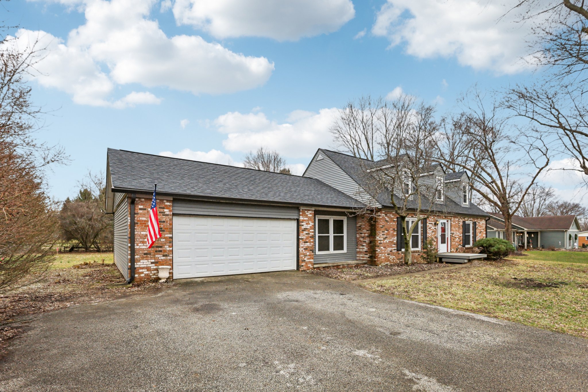 E 116th St-S0603-002.jpg