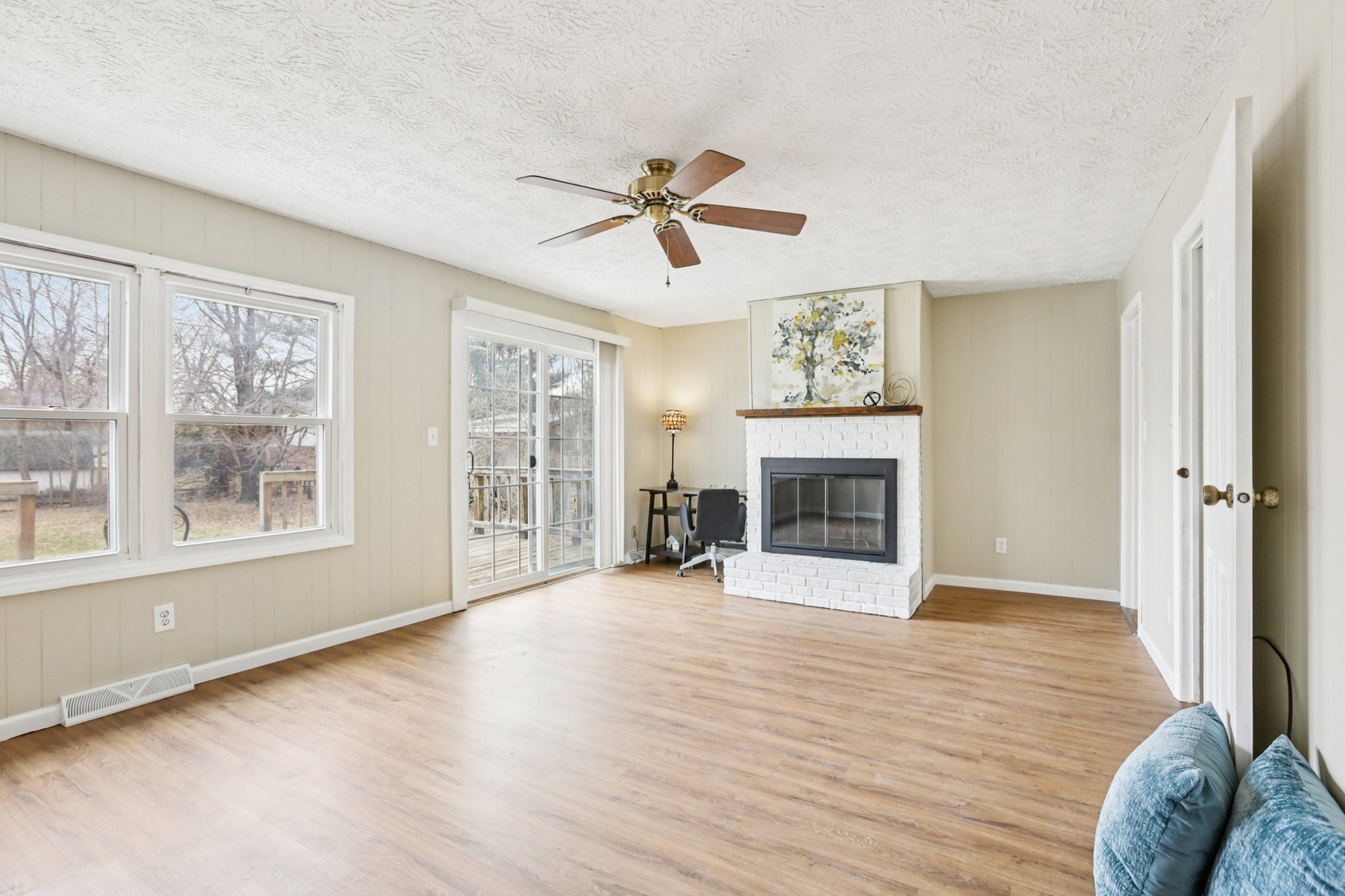 E 116th St-S0603-005.jpg