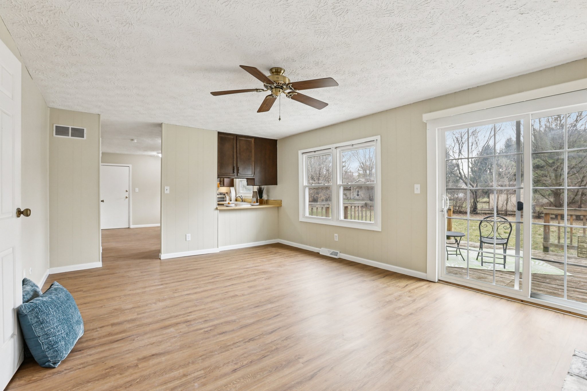 E 116th St-S0603-008.jpg