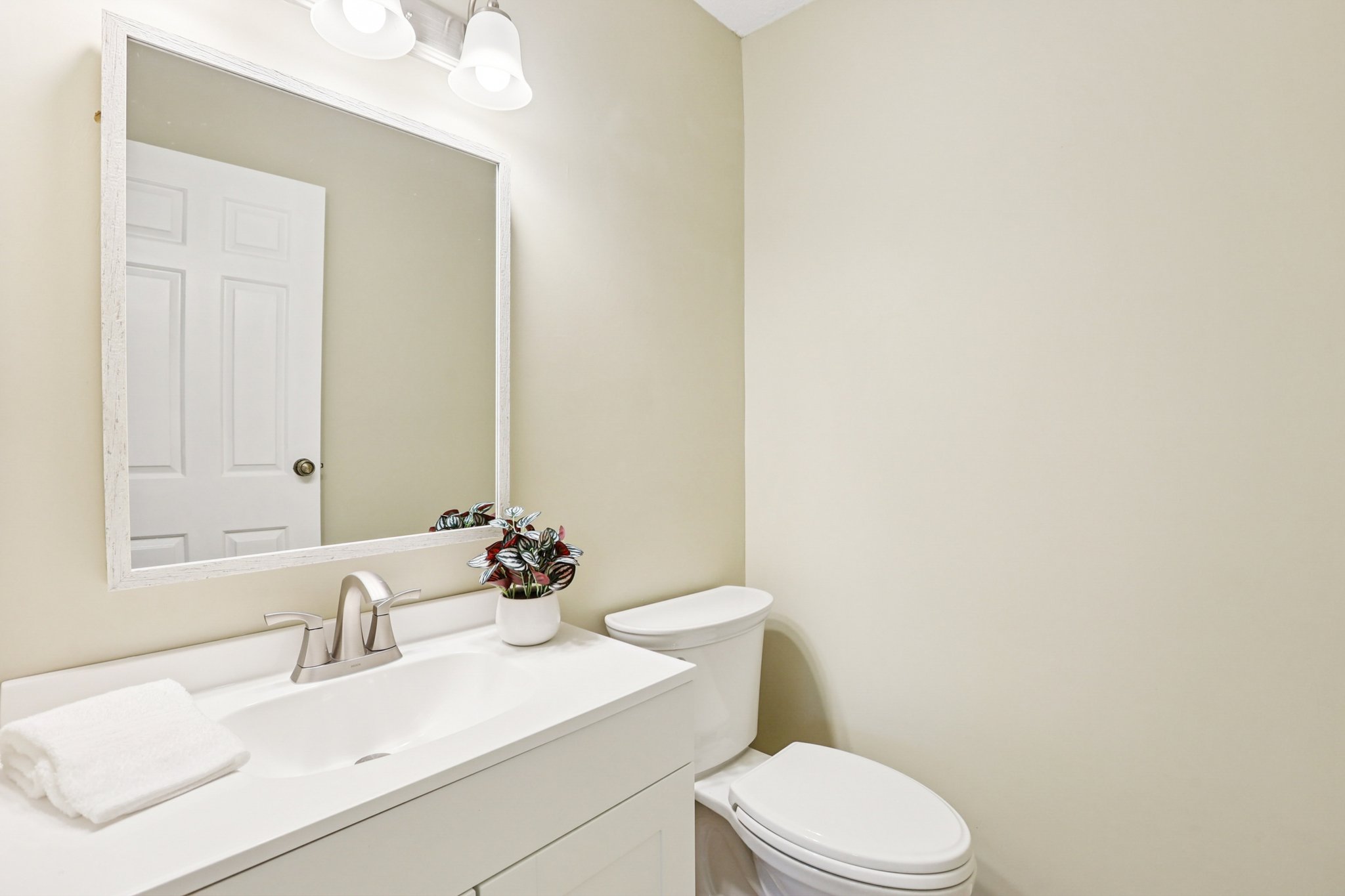 E 116th St-S0603-021.jpg