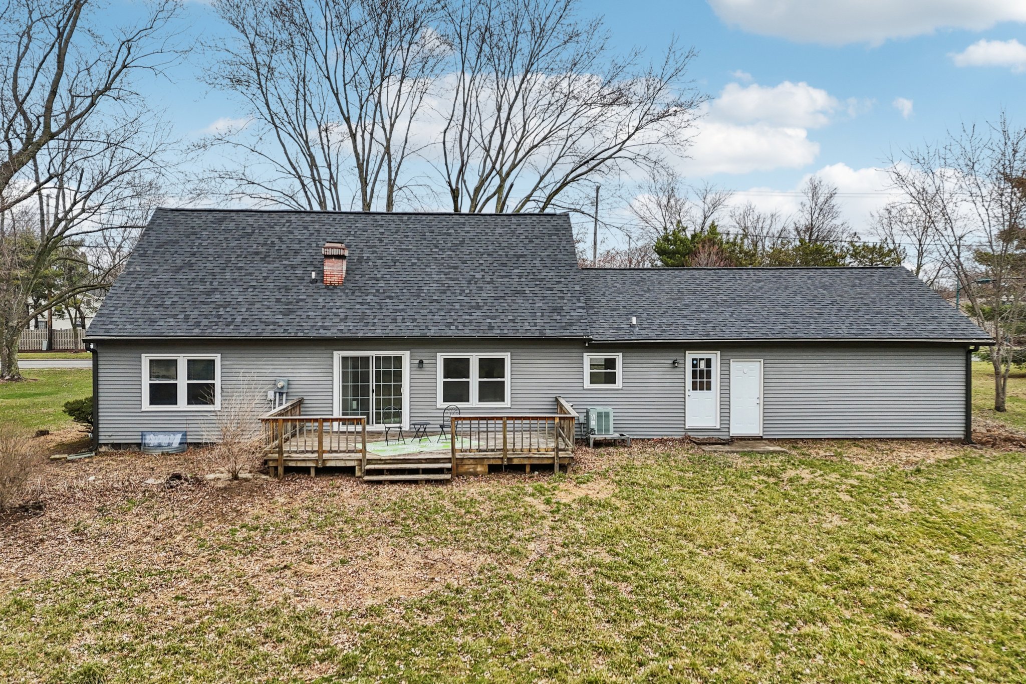 E 116th St-S0603-053.jpg