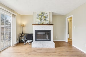 E 116th St-S0603-009.jpg