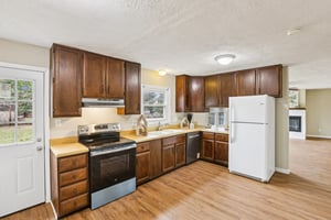 E 116th St-S0603-010.jpg