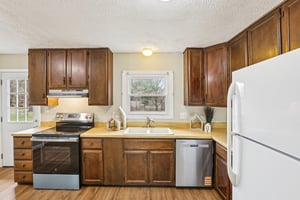 E 116th St-S0603-011.jpg