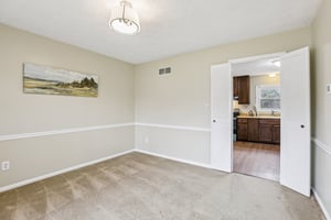 E 116th St-S0603-017.jpg