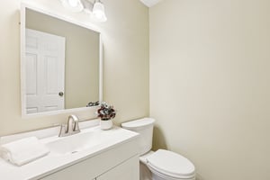 E 116th St-S0603-021.jpg