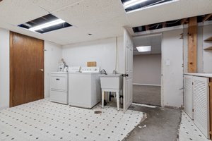  Photo 32