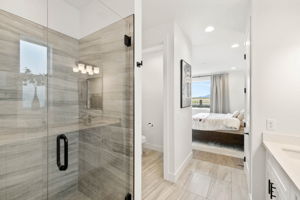 Primary Bathroom (2)