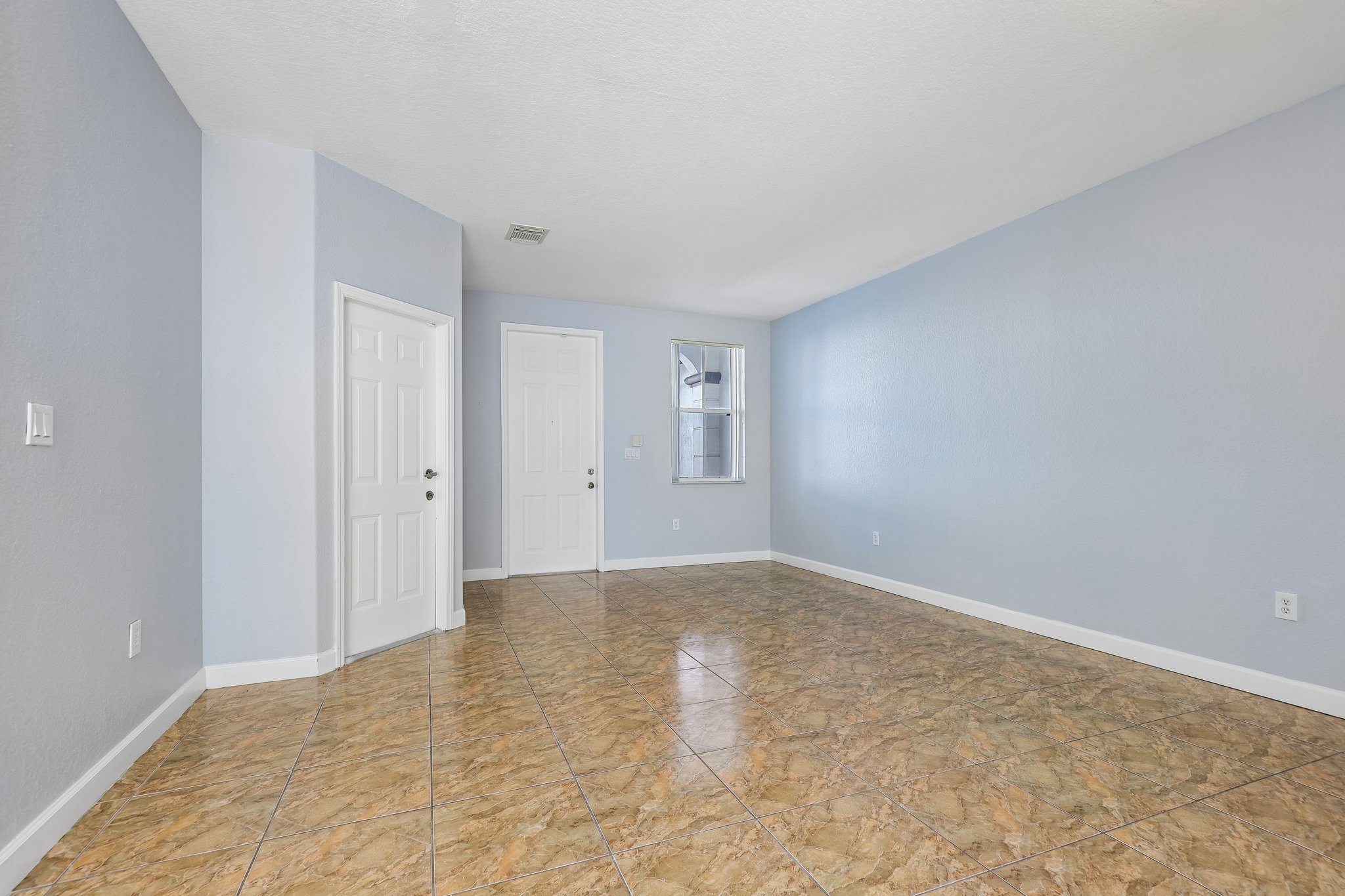 NW 114th Path 7616-S2105-006.jpg