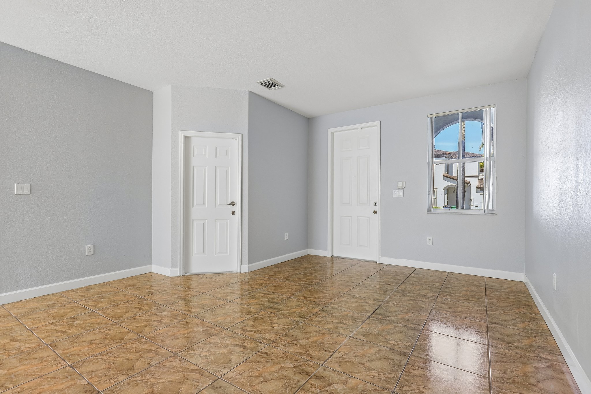 NW 114th Path 7616-S2105-007.jpg