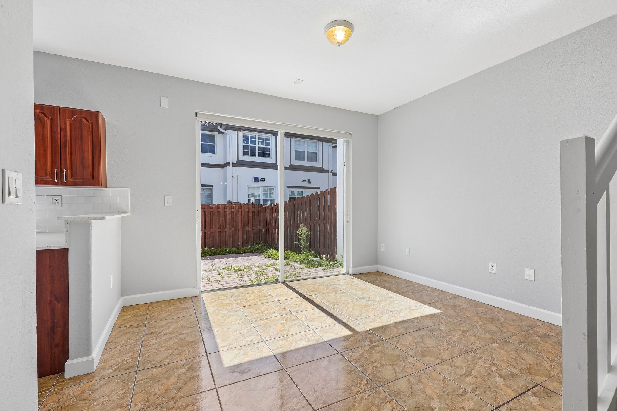NW 114th Path 7616-S2105-010.jpg