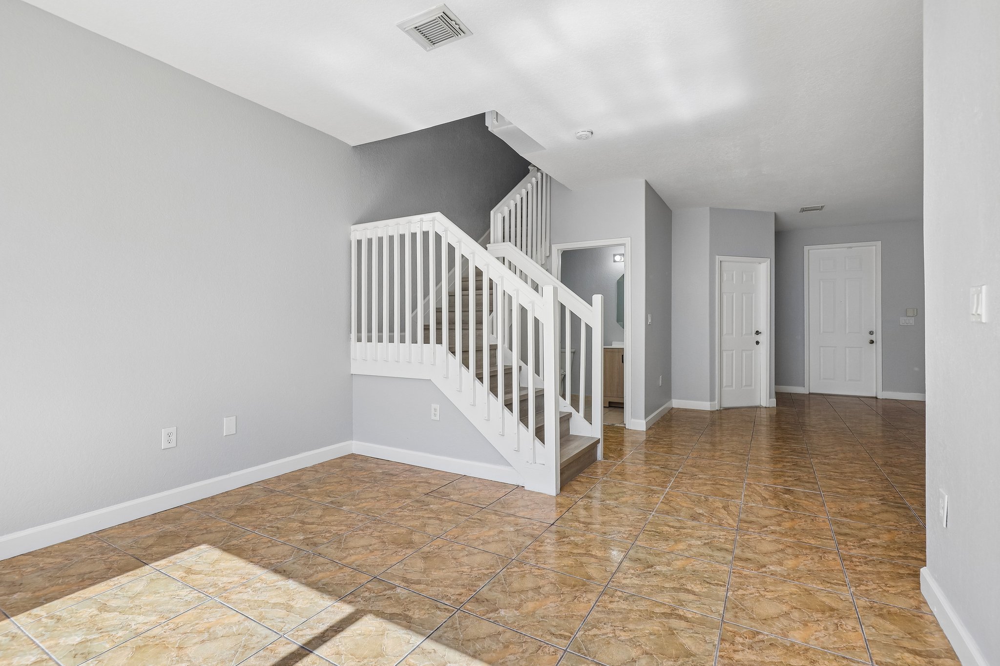 NW 114th Path 7616-S2105-013.jpg