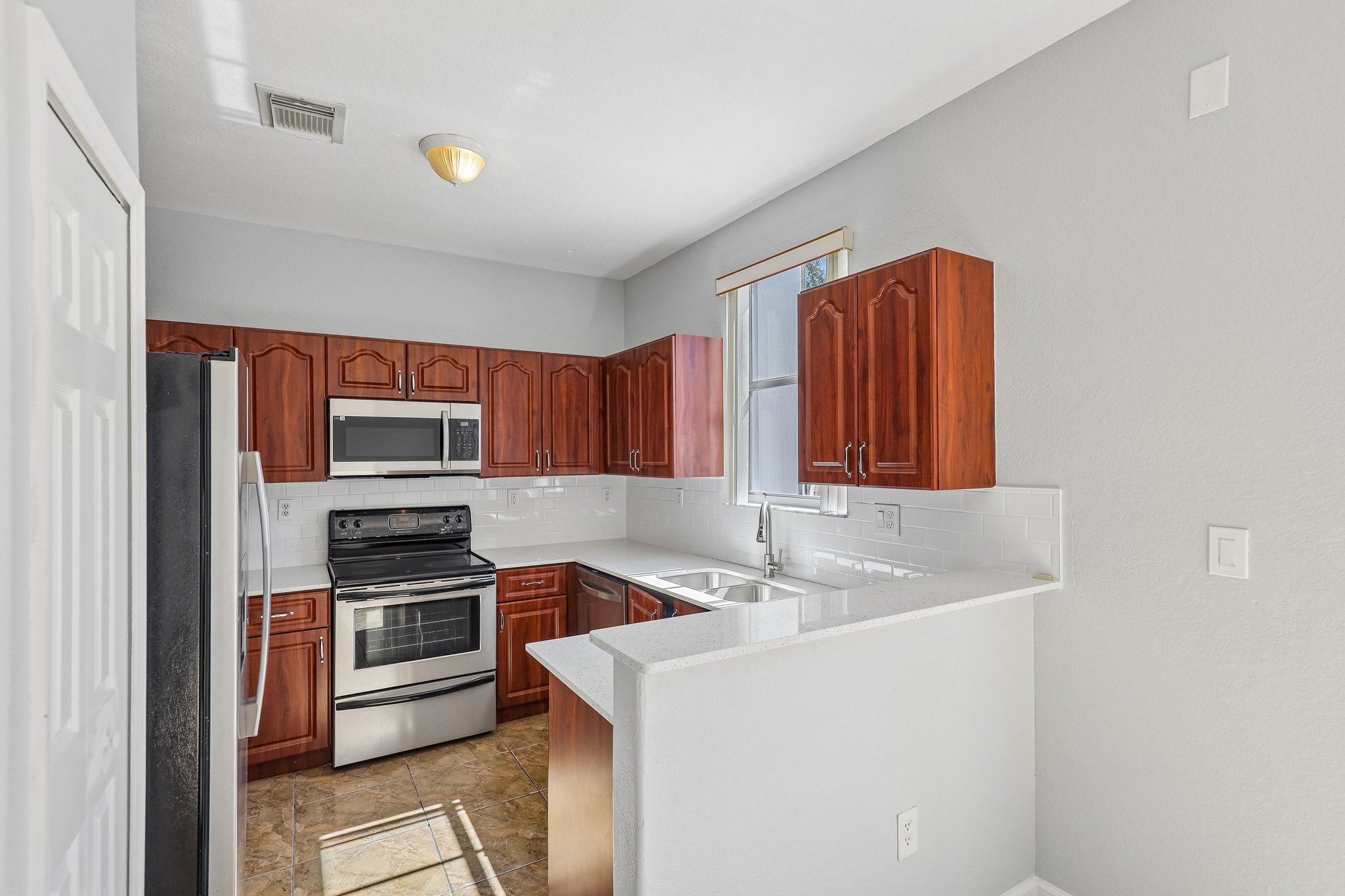 NW 114th Path 7616-S2105-014.jpg