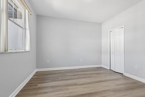NW 114th Path 7616-S2105-019.jpg