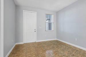 NW 114th Path 7616-S2105-036.jpg