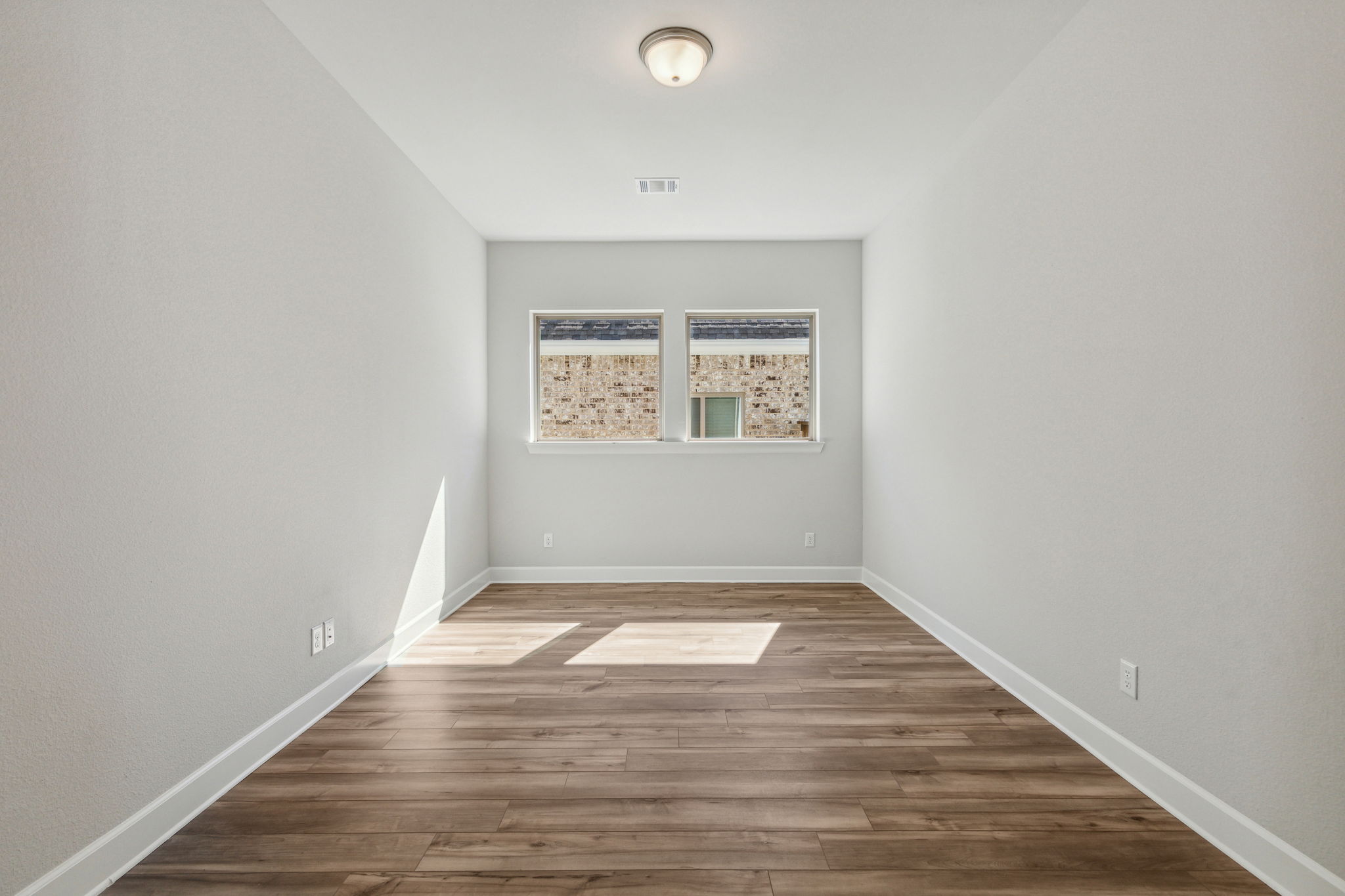 7616Pondview_010