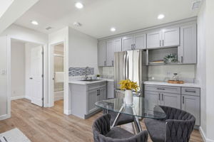 015_F8_762 Portola Dr