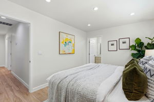 028_F8_762 Portola Dr