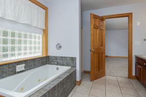 BedroomPrimaryBath-2