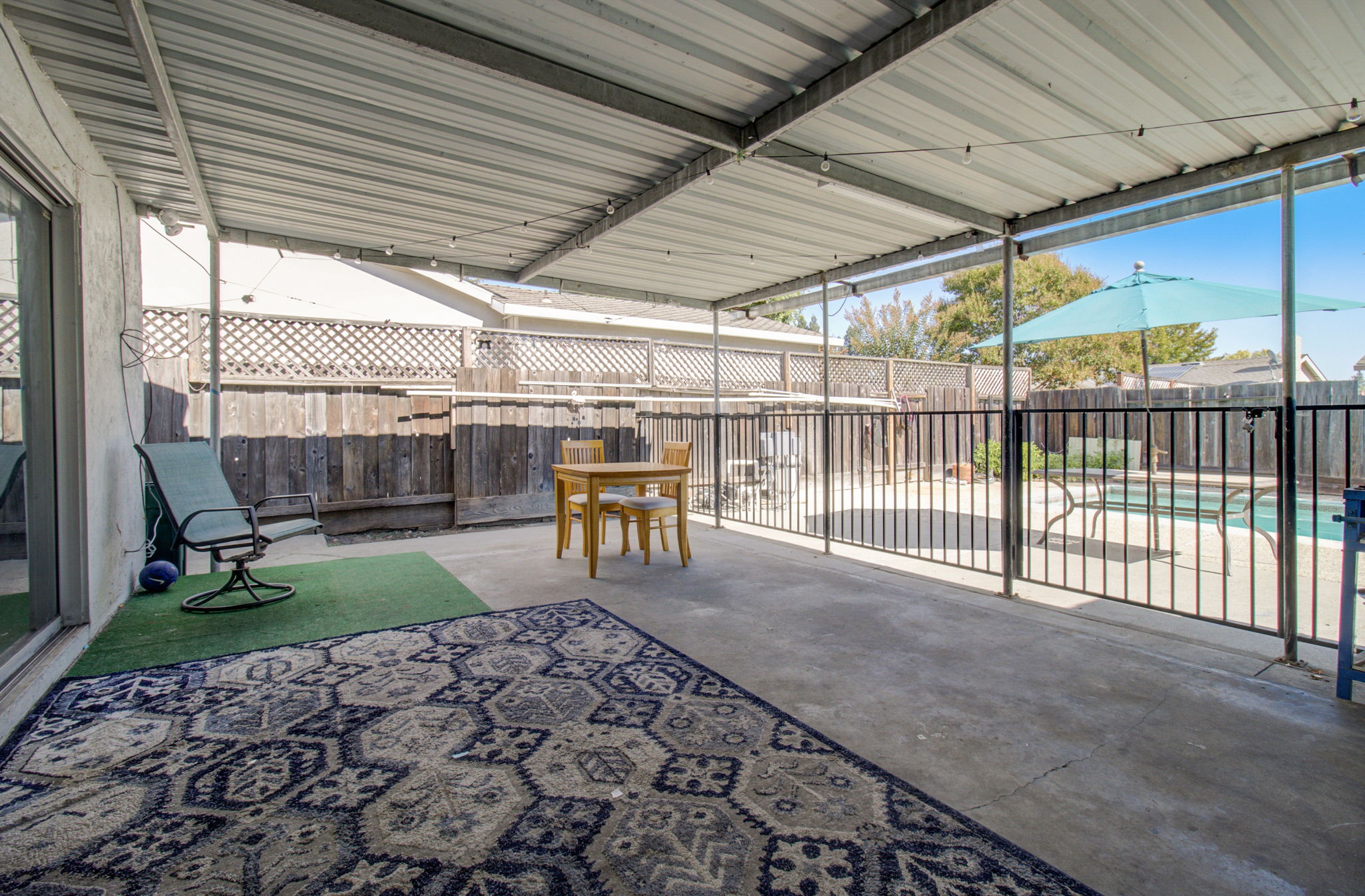 Santa Paula Dr-035
