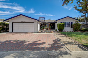 Santa Paula Dr-002