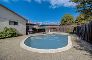 Santa Paula Dr-039
