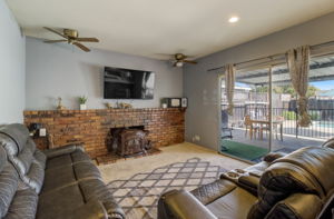 Santa Paula Dr-010