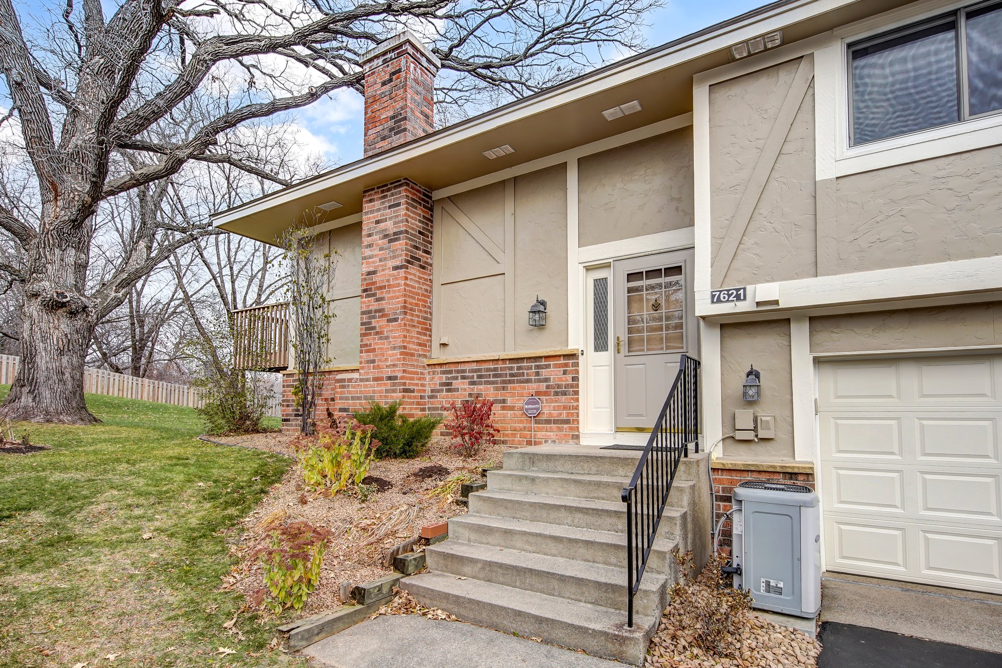 7621 Zinnia Way N, Osseo, MN 55311 Mint Real Estate Photography