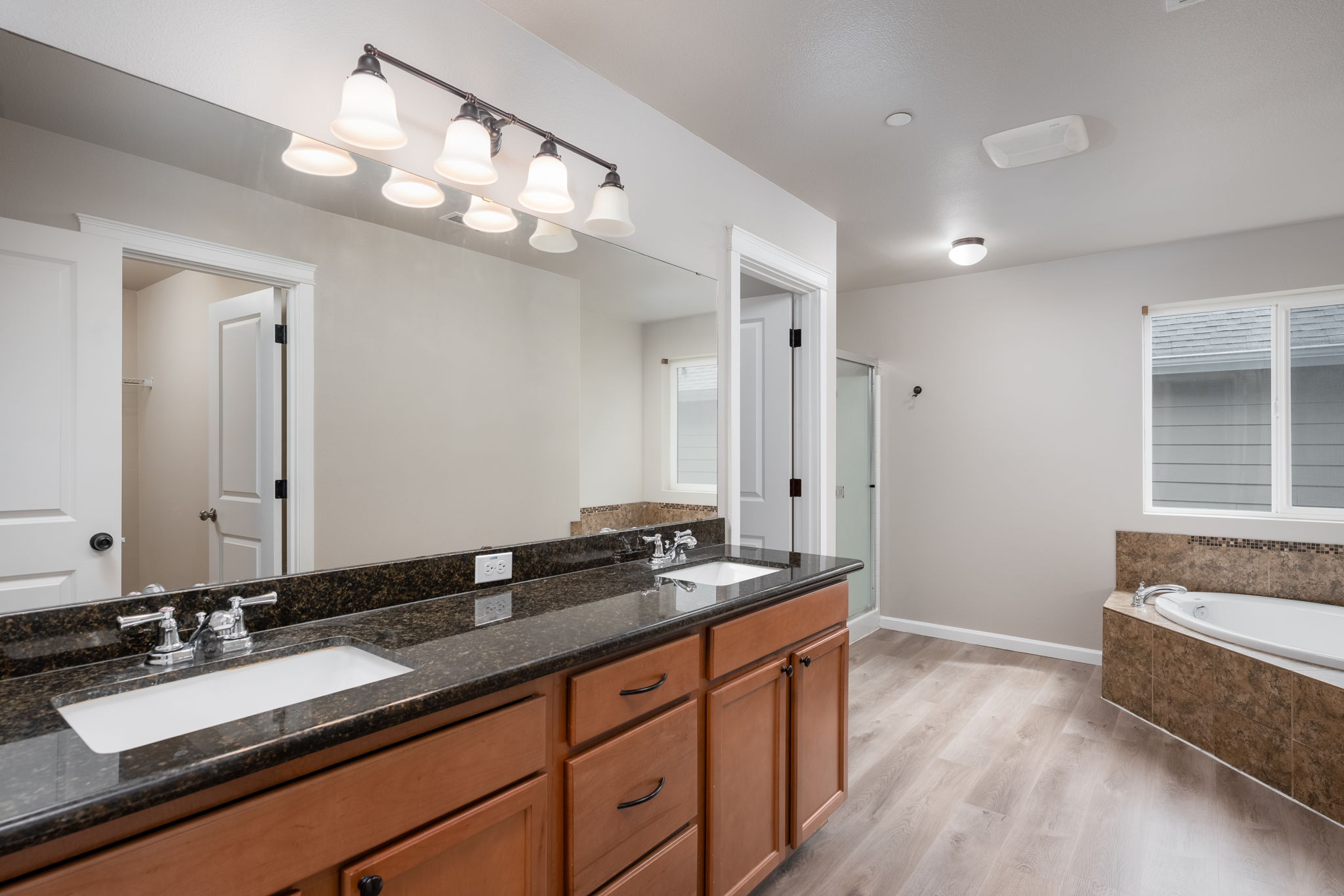 7622BriannaCtSE,Olympia,WA98513-18