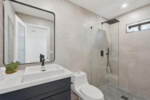 2nd Primary Bath