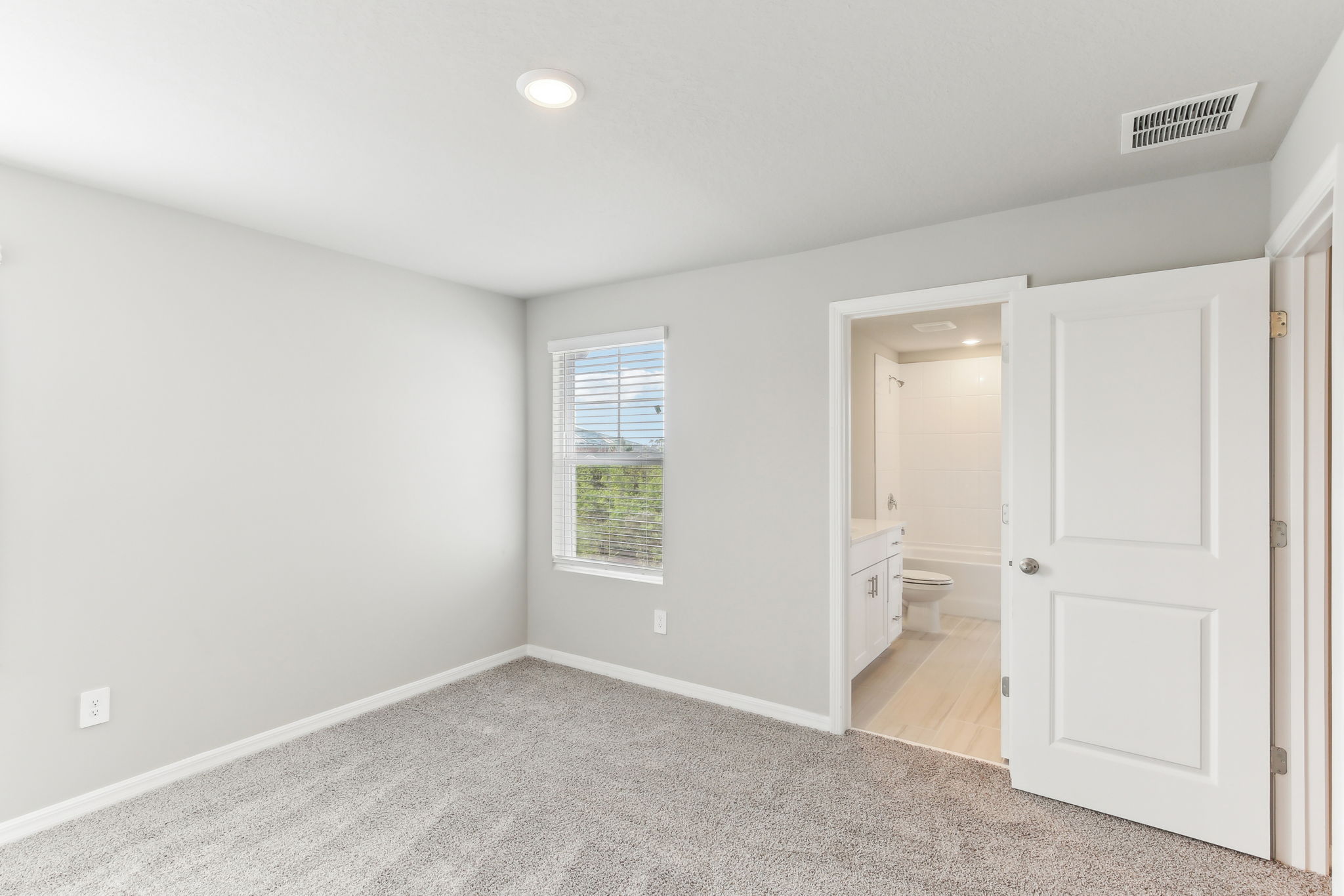 Tampa - Watergrass Towns - 7628 Intrepid Rd, Wesley Chapel, FL 33545 - 022