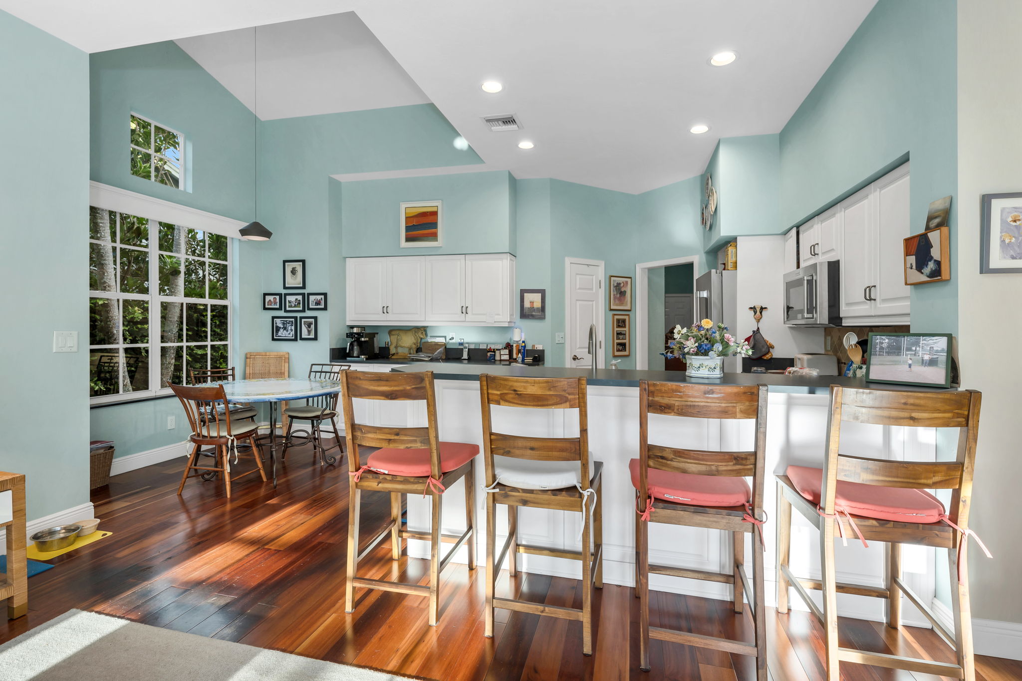 Breakfast Bar - Kitchen