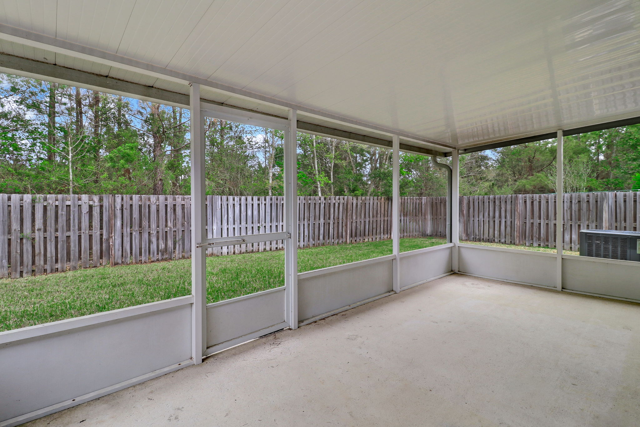 Screened-in Porch