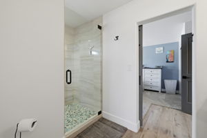 Bathroom 2-2