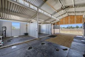 Barn 2 Interior (2)