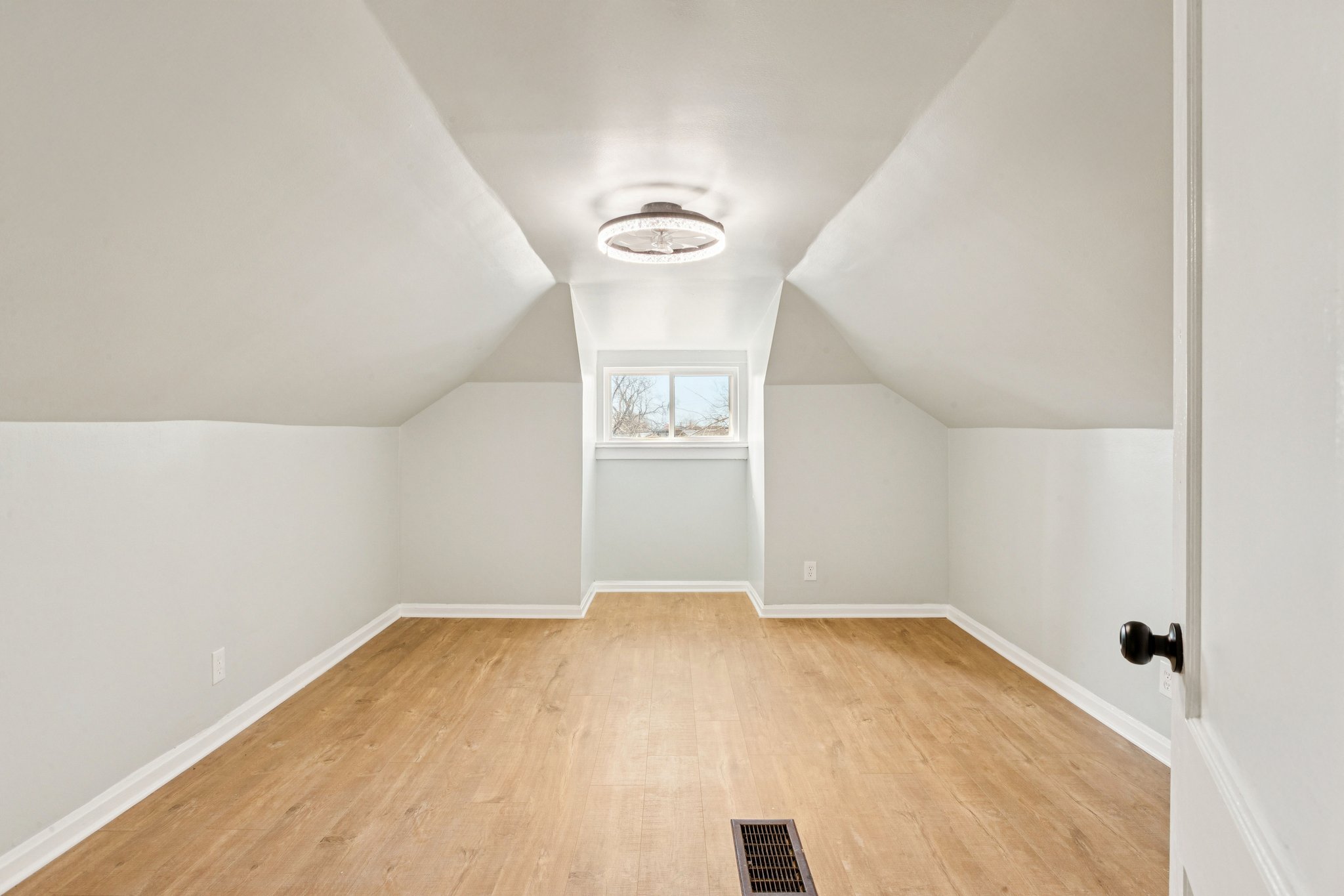 S Bishop St-S1702-027.jpg