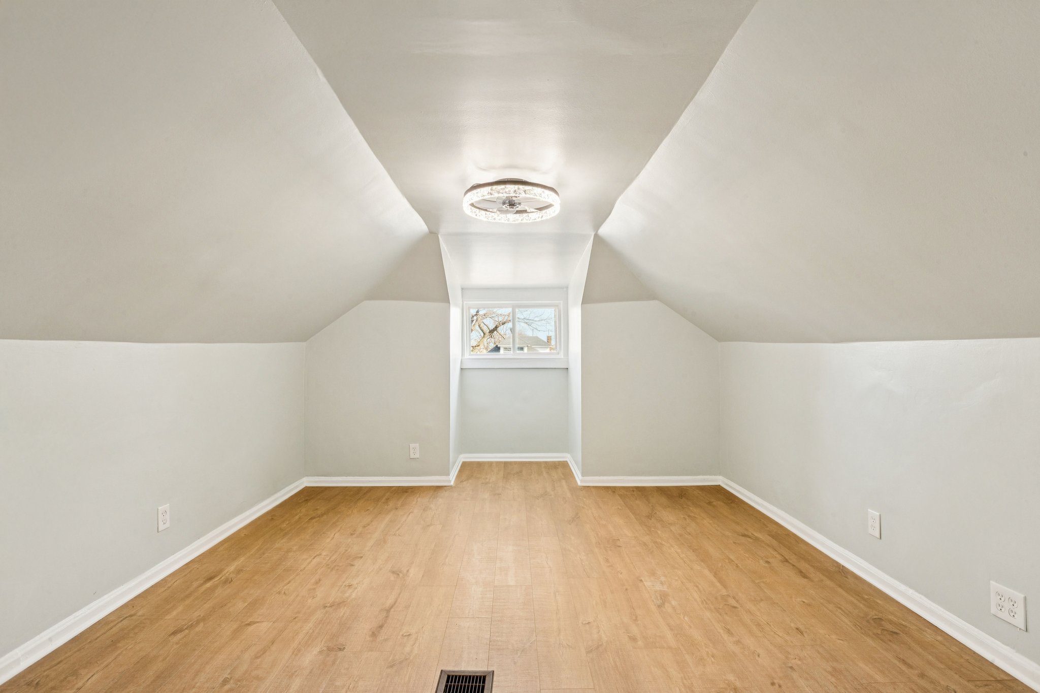 S Bishop St-S1702-029.jpg