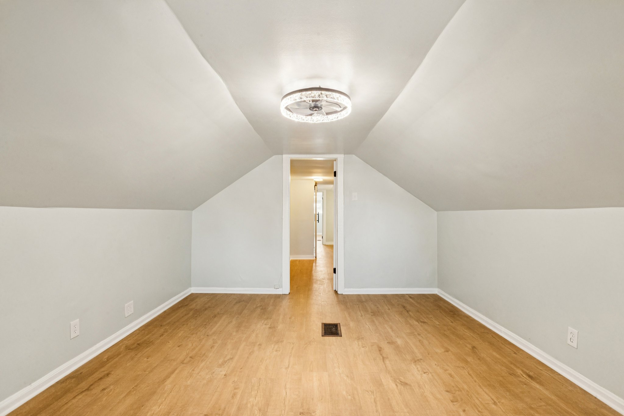 S Bishop St-S1702-030.jpg