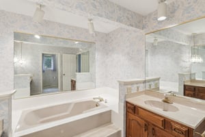 N Linden Ln-S0608-048.jpg