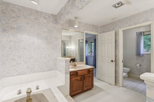 N Linden Ln-S0608-051.jpg