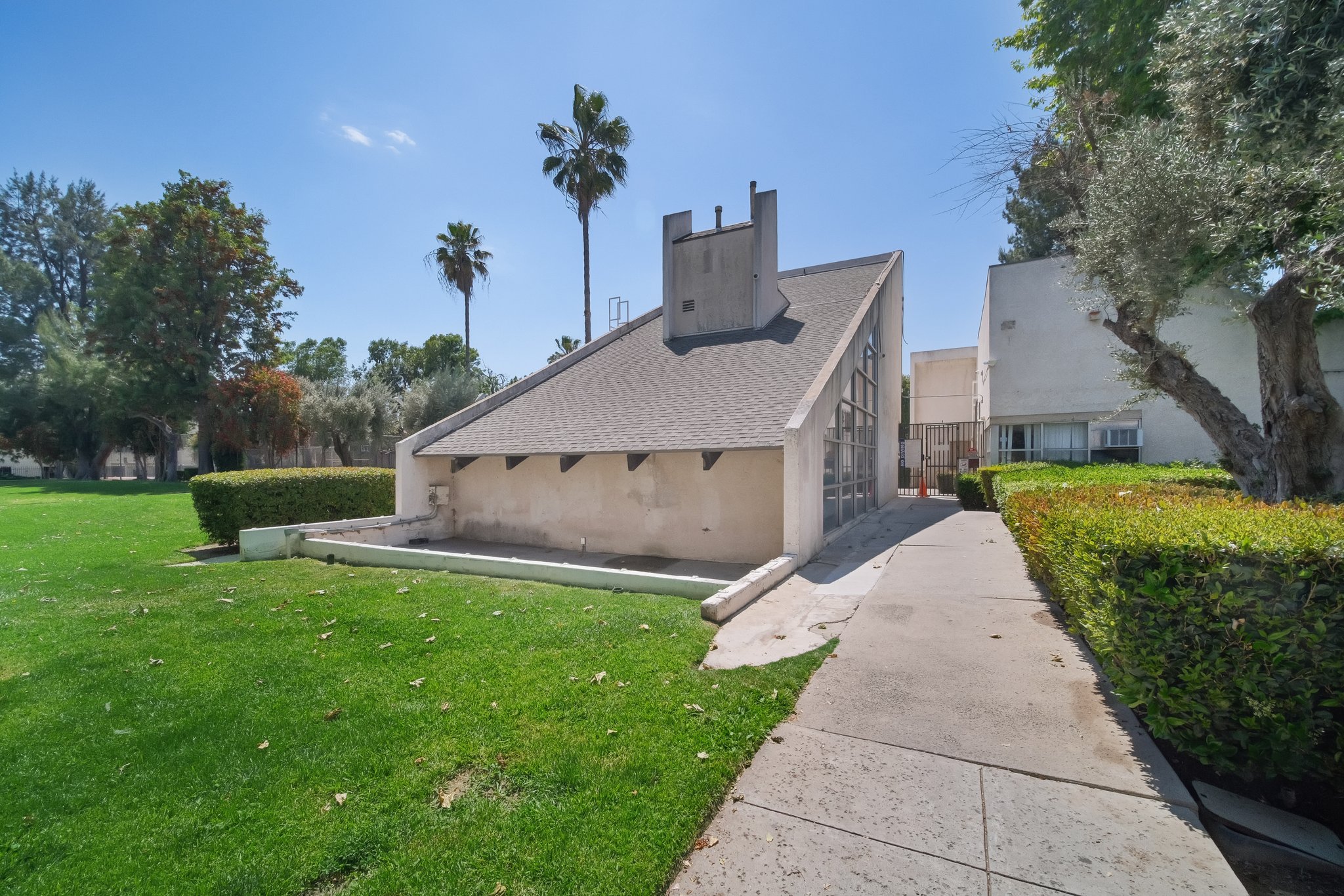 Reseda Blvd 73-050.jpg